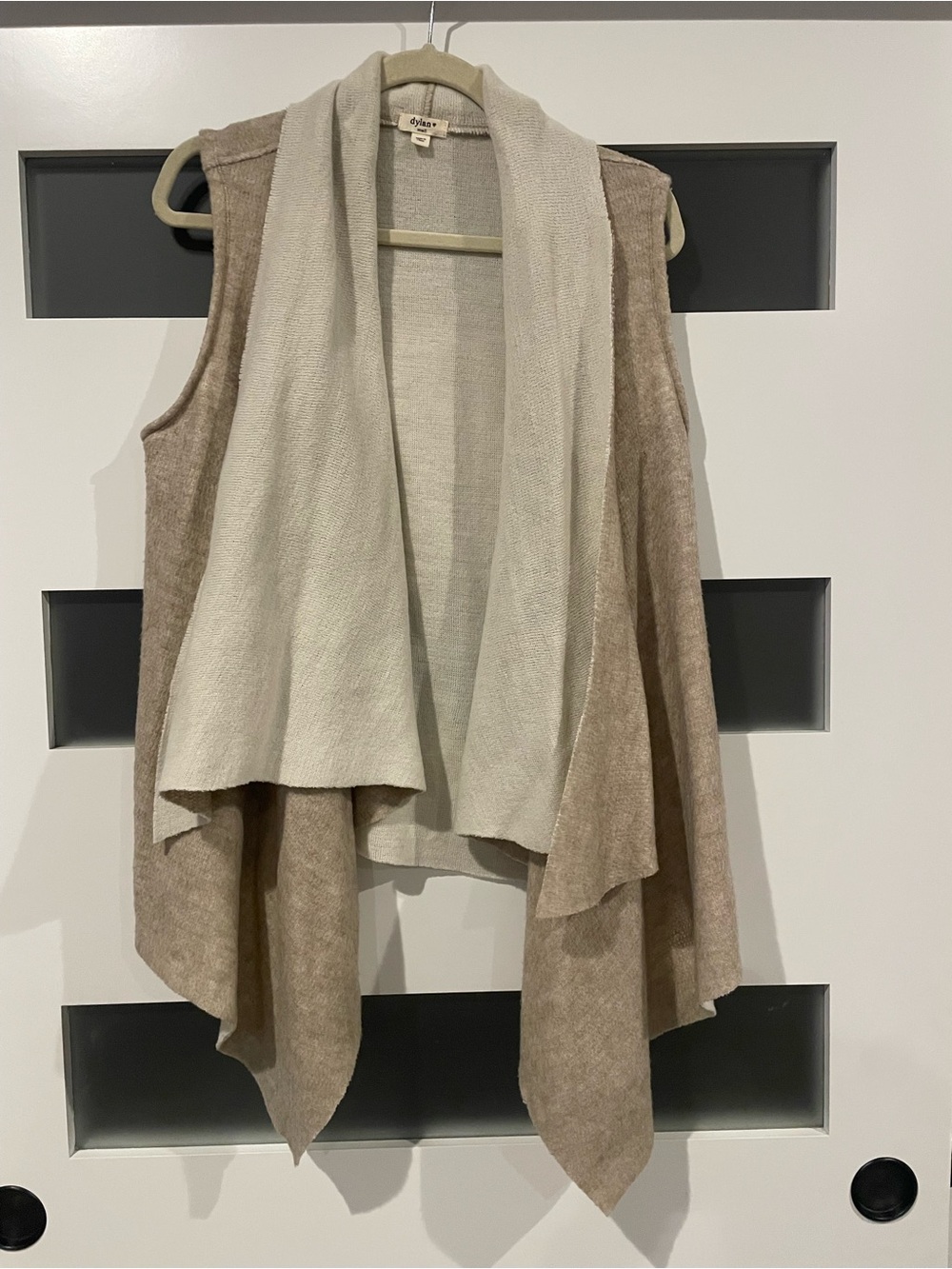 dylan Taupe & Cream Open-Front Draped Sweater Vest